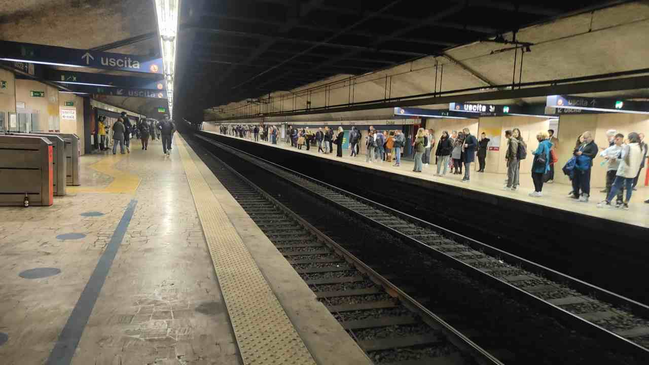Metro B, stazione Cavour (Roma)