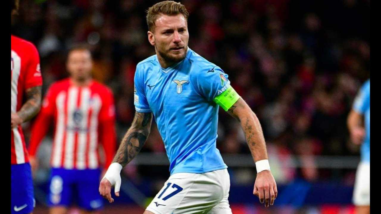 Ciro Immobile in azione nella partita di calcio di Champions League contro l'Atletico Madrid
