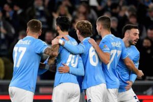 Giocatori della Lazio esultano nella partita di calcio di serie A contro il Cagliari