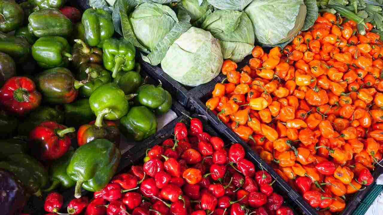Supermercato, banco frutta