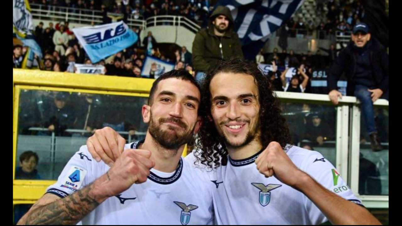 Cataldi e Guendouzi della Lazio esultano nella partita di calcio di serie A contro il Torino