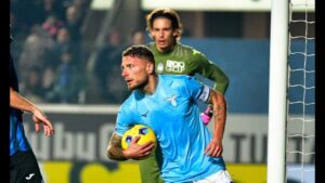 Ciro Immobile dopo aver siglato un calcio di rigore nella partita di calcio di serie A tra Atalanta e Lazio