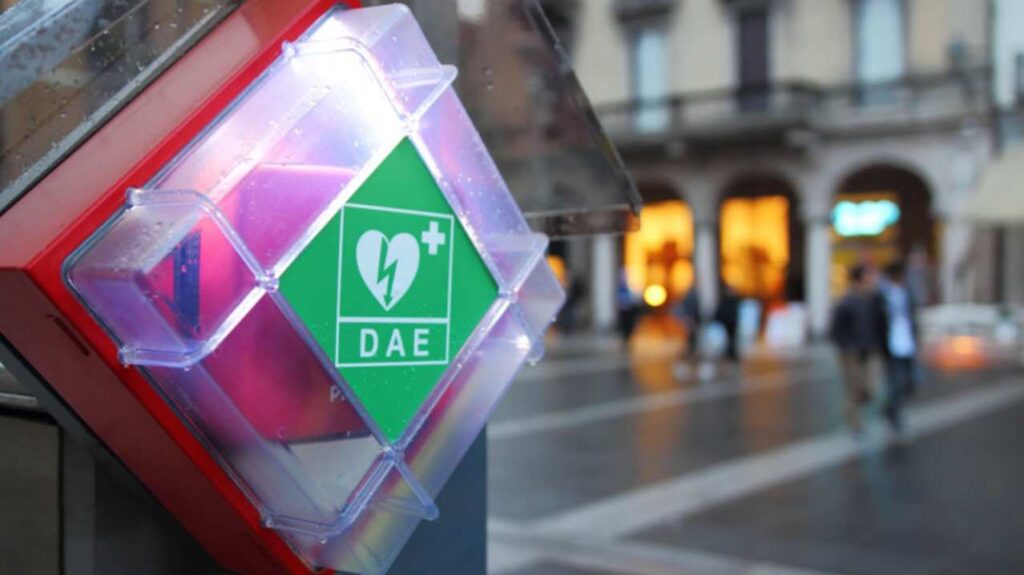 Defibrillatore automatico esterno (Dae)