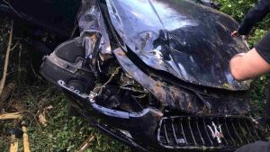 Incidente stradale a Gianni Petrucci, auto nella scarpata