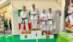 Gli atleti dell'Asd Karate Do Segni Paliano premiati sul podio