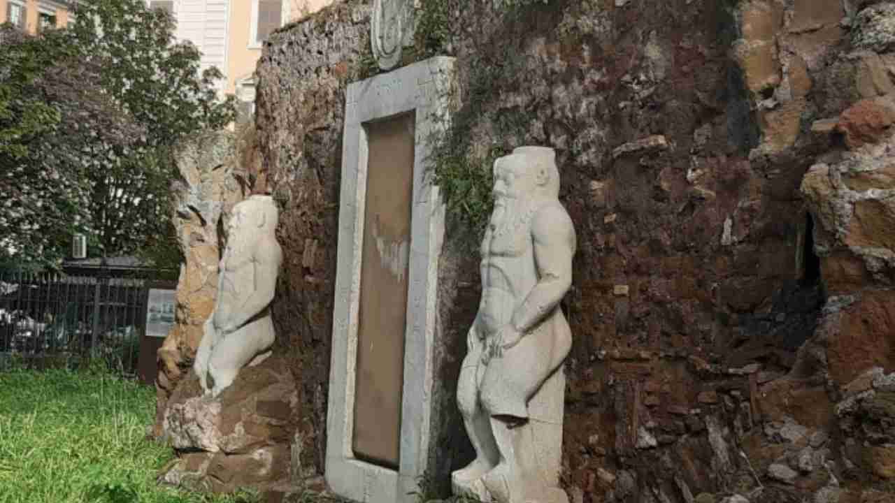 Porta Magica a piazza Vittorio