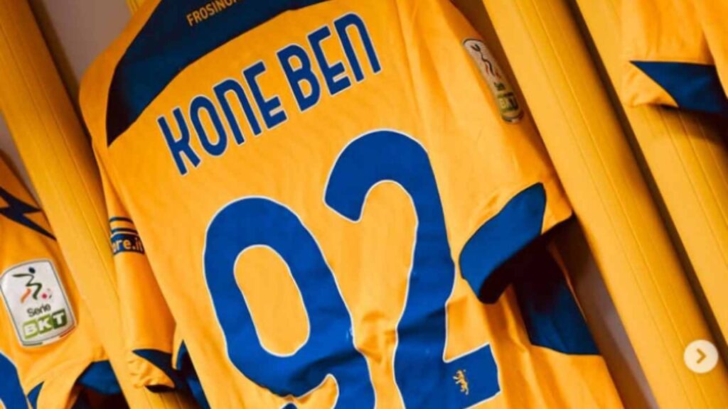 Maglia di Kone del Frosinone (dal profilo Instagram del Frosinone Calcio)