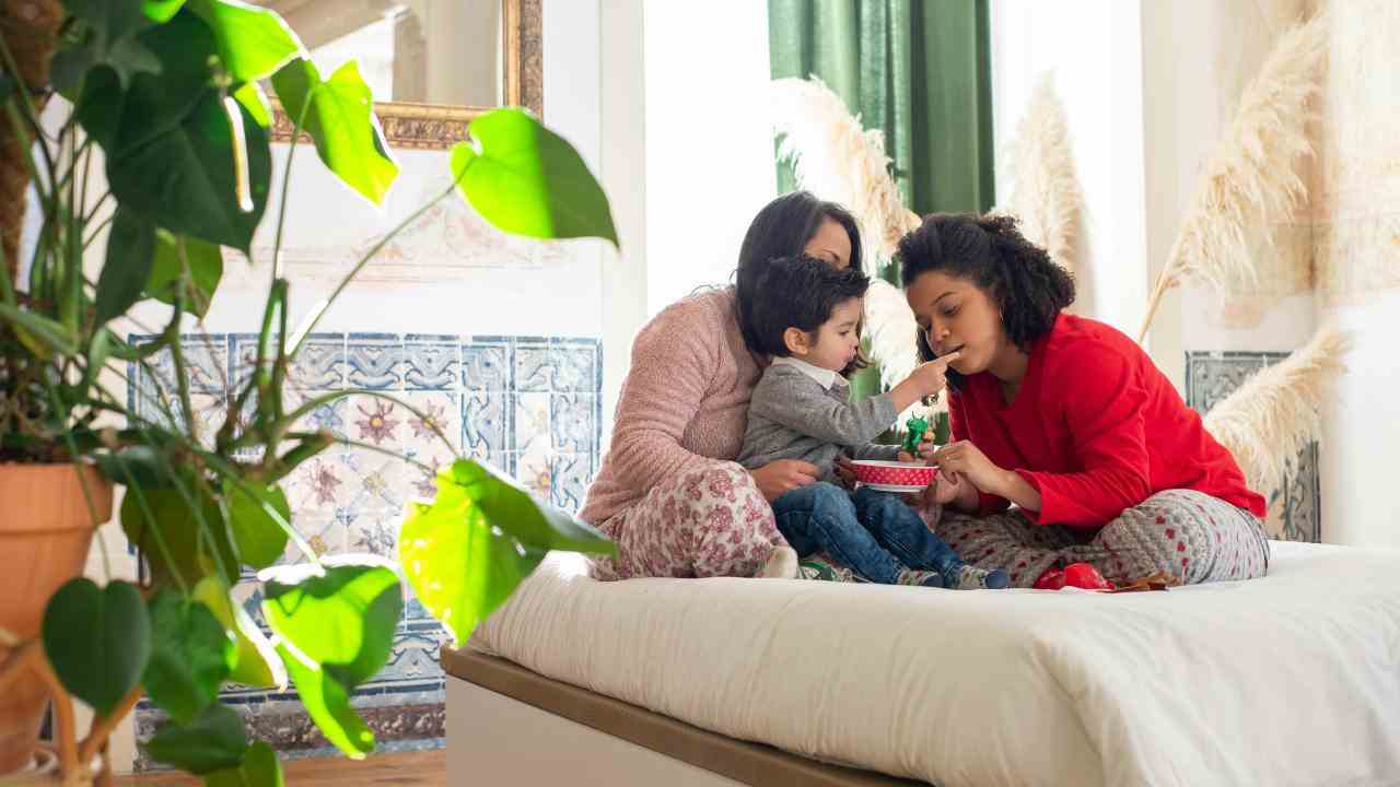 Madri con bambino, pexels, kampus