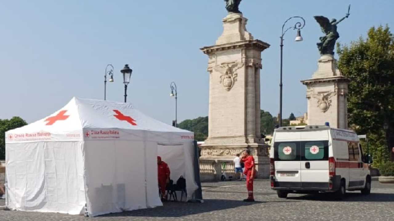Tenda Protezione Civile a Roma