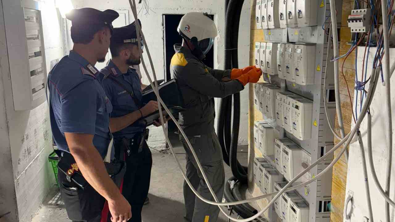 Controlli dei Carabinieri a Tor Bella Monaca