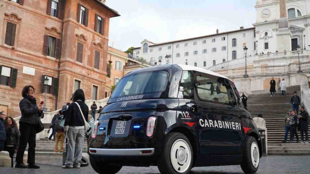 Carabinieri, Nuova-Fiat-Topolino-in-servizio-in-centro