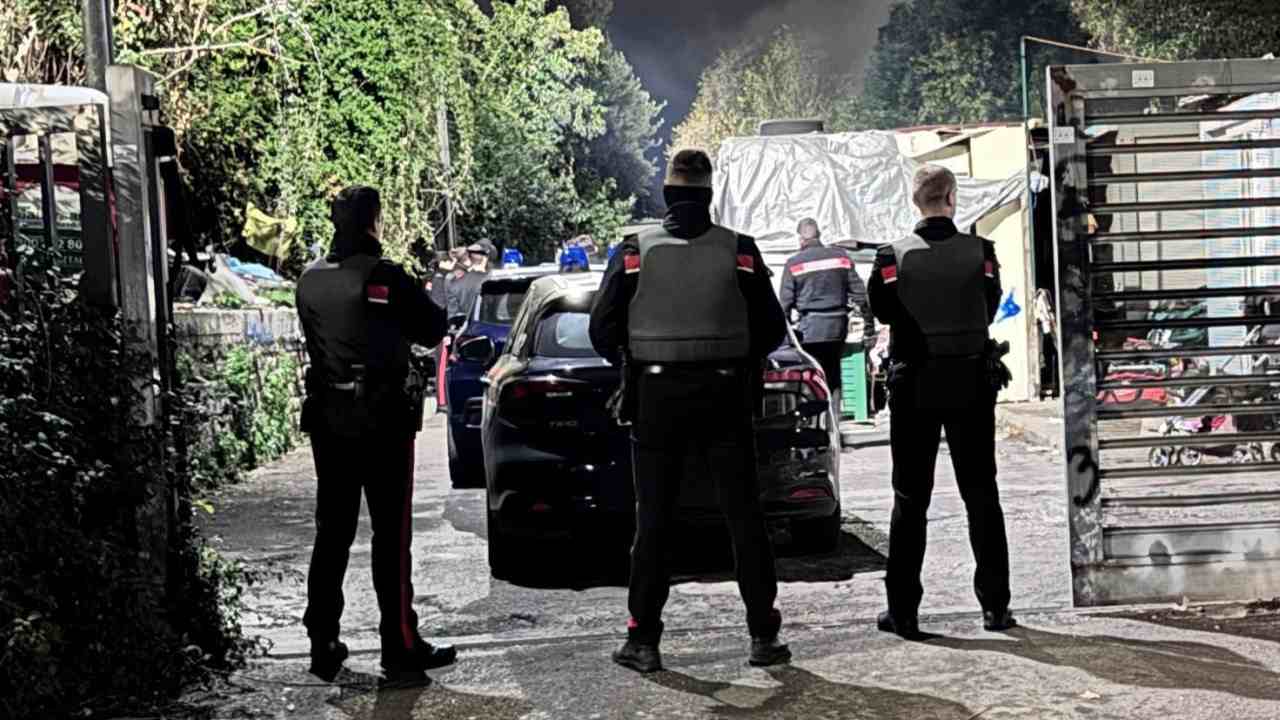 Carabinieri, blitz Campo Rom Via dei Gordiani