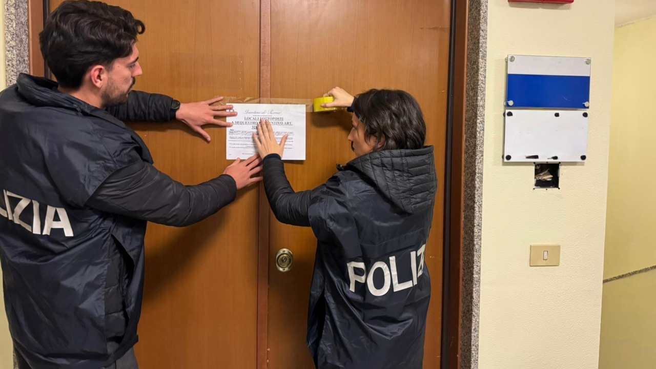 Foto clinica abusiva sequestrata