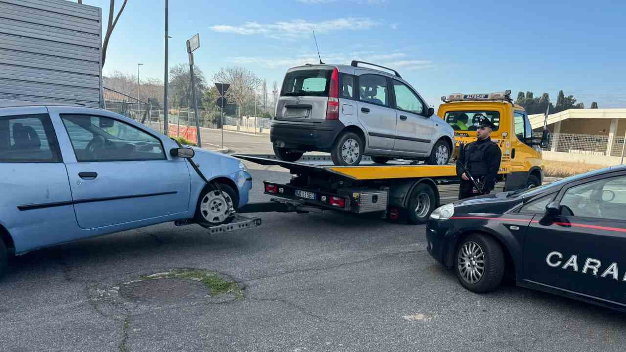 Carabinieri, controlli al campo nomadi di Vicolo Salvi