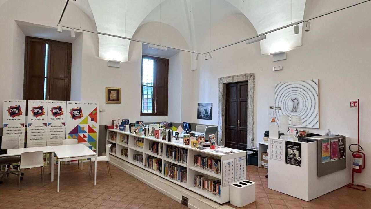 Biblioteca Comunale Valmontone Giuseppe Caiati