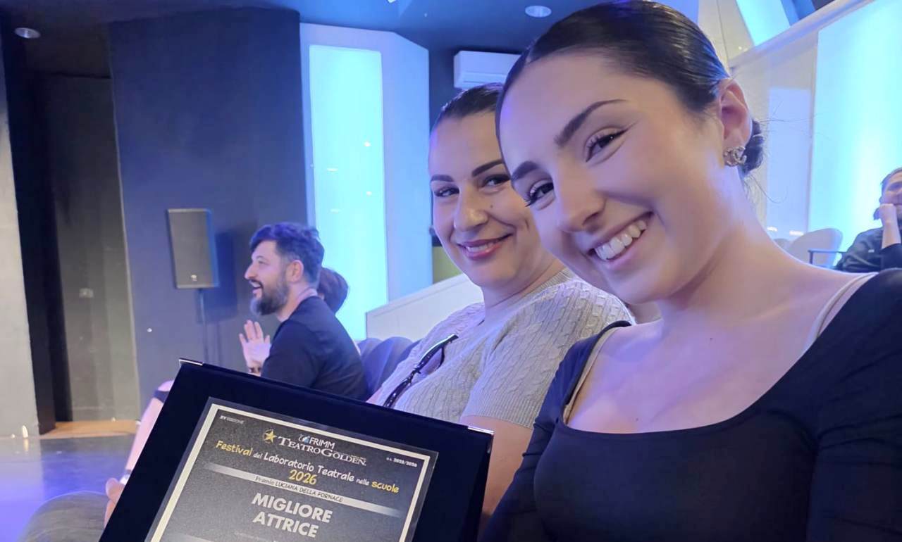Giorgia Fortuna sorride appena premiata
