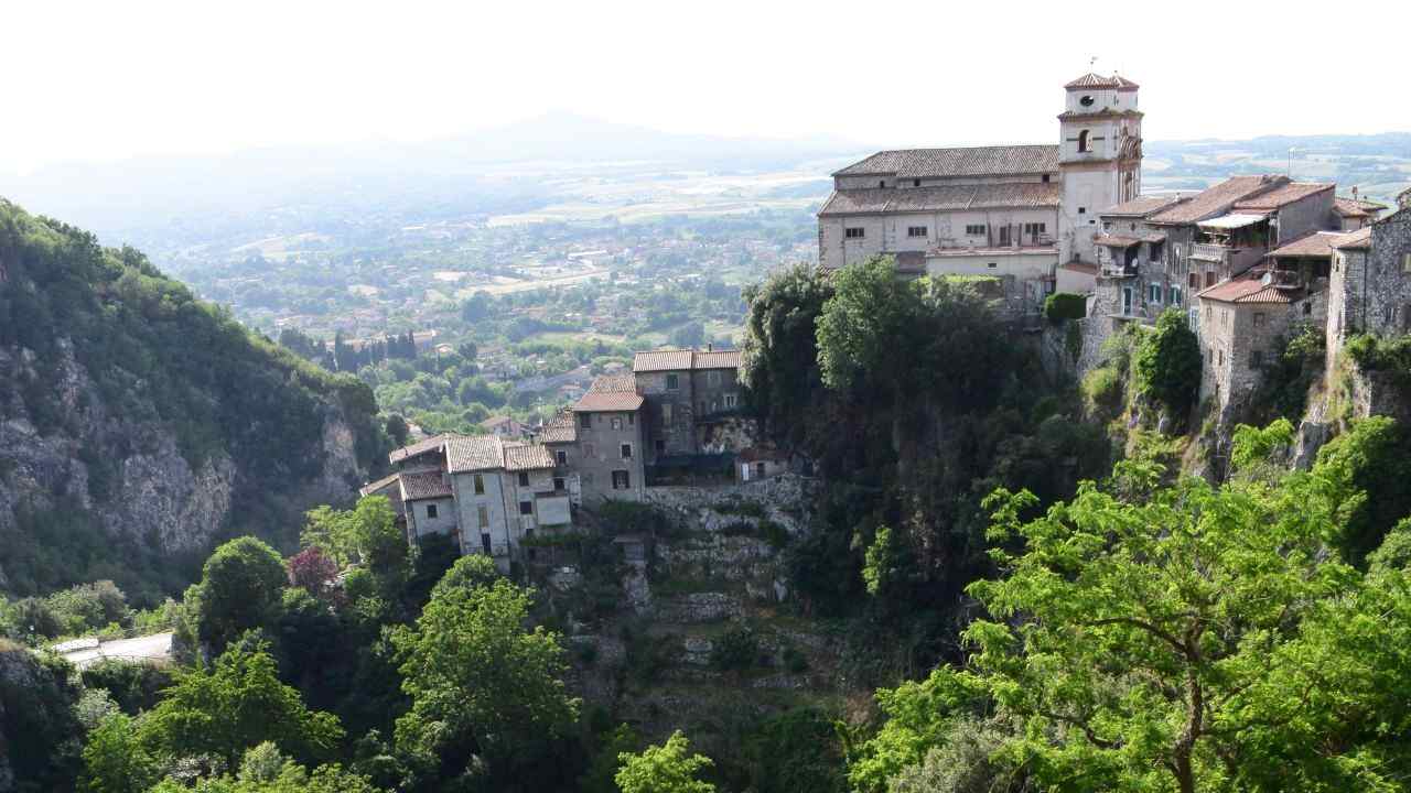 Artena