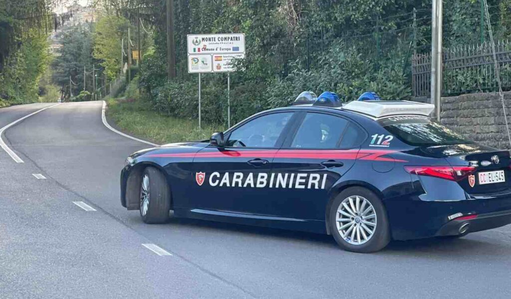 Gazzella dei Carabinieri intervenuti