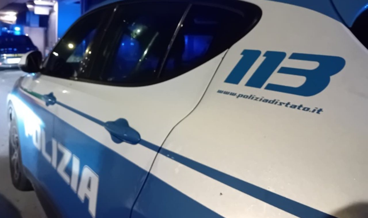 Volante della Polizia di Stato