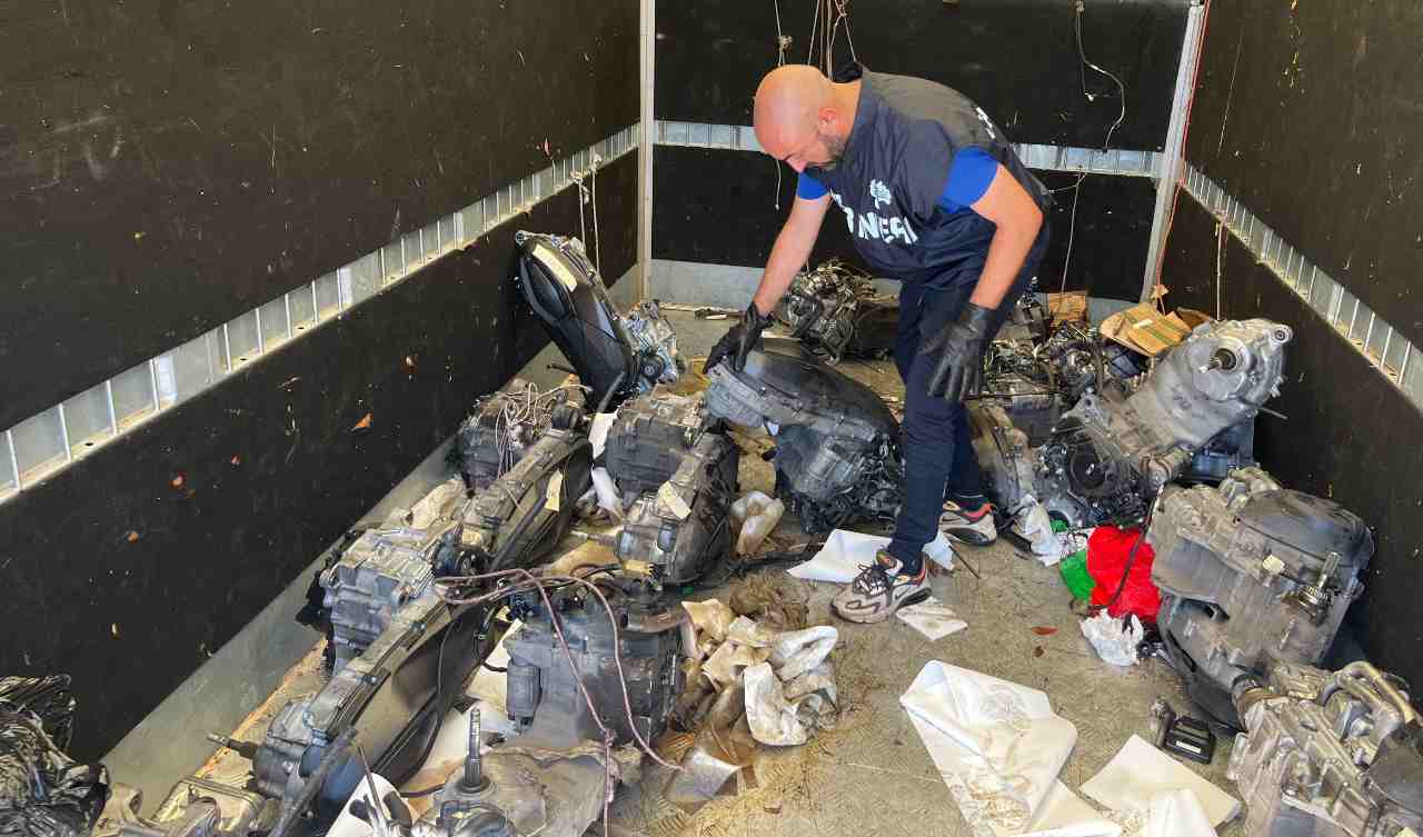 Carabinieri, materiale sequestrato