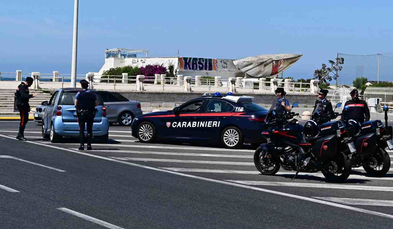 Ostia, controlli dei Carabinieri