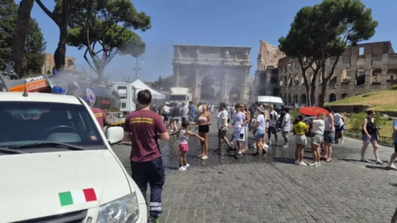 Emergenza caldo, cannoni nebulizzatori in funzione a Roma