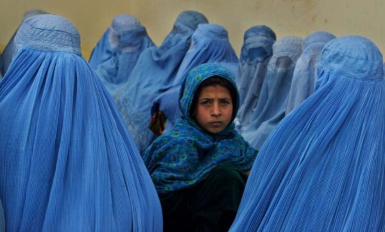 Donne con burqa e velo
