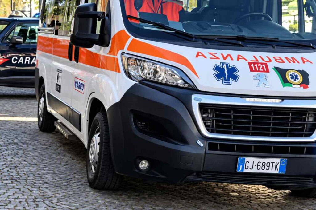Ambulanza e carabinieri