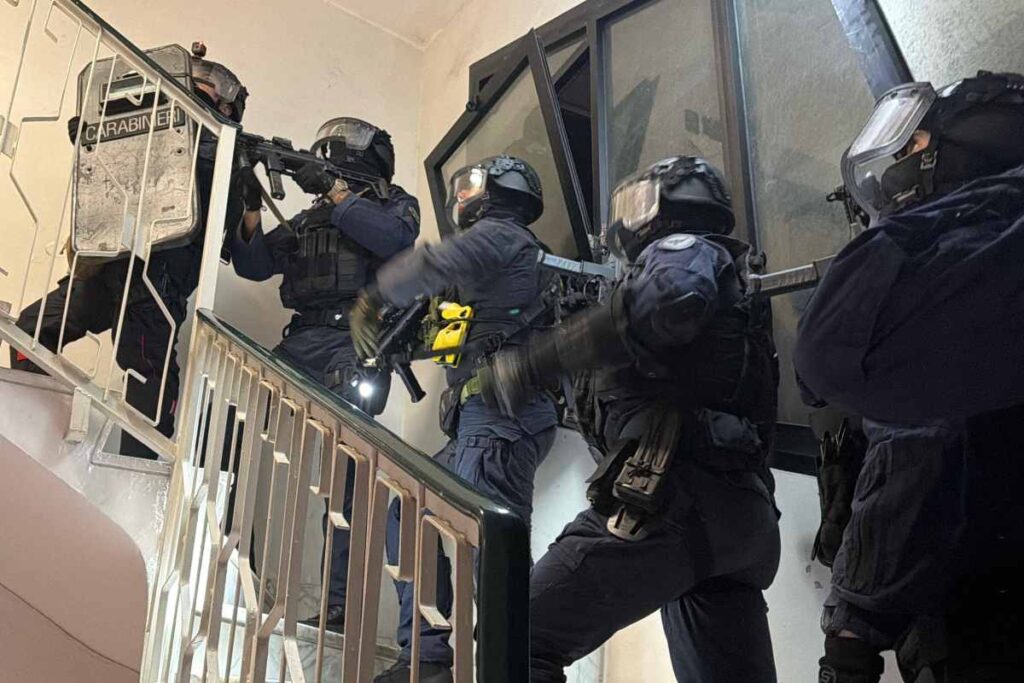 I Carabinieri durante le operazioni