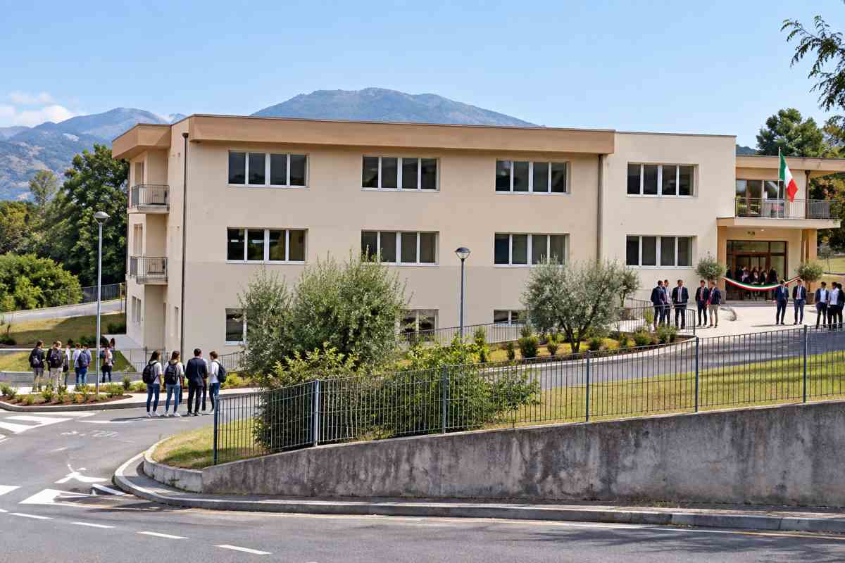 Lariano, Liceo Linguistico - Scienze Umane
