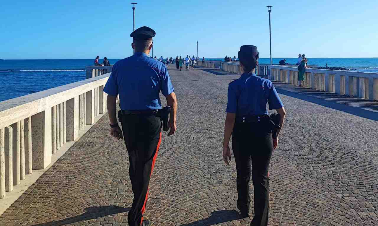 Ostia, Carabinieri durante i controlli