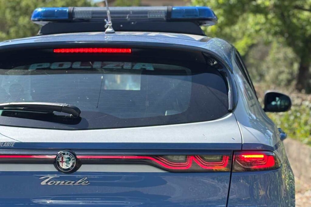 Polizia, volante periferia
