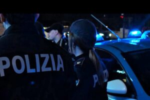 Polizia stradale in forze notte