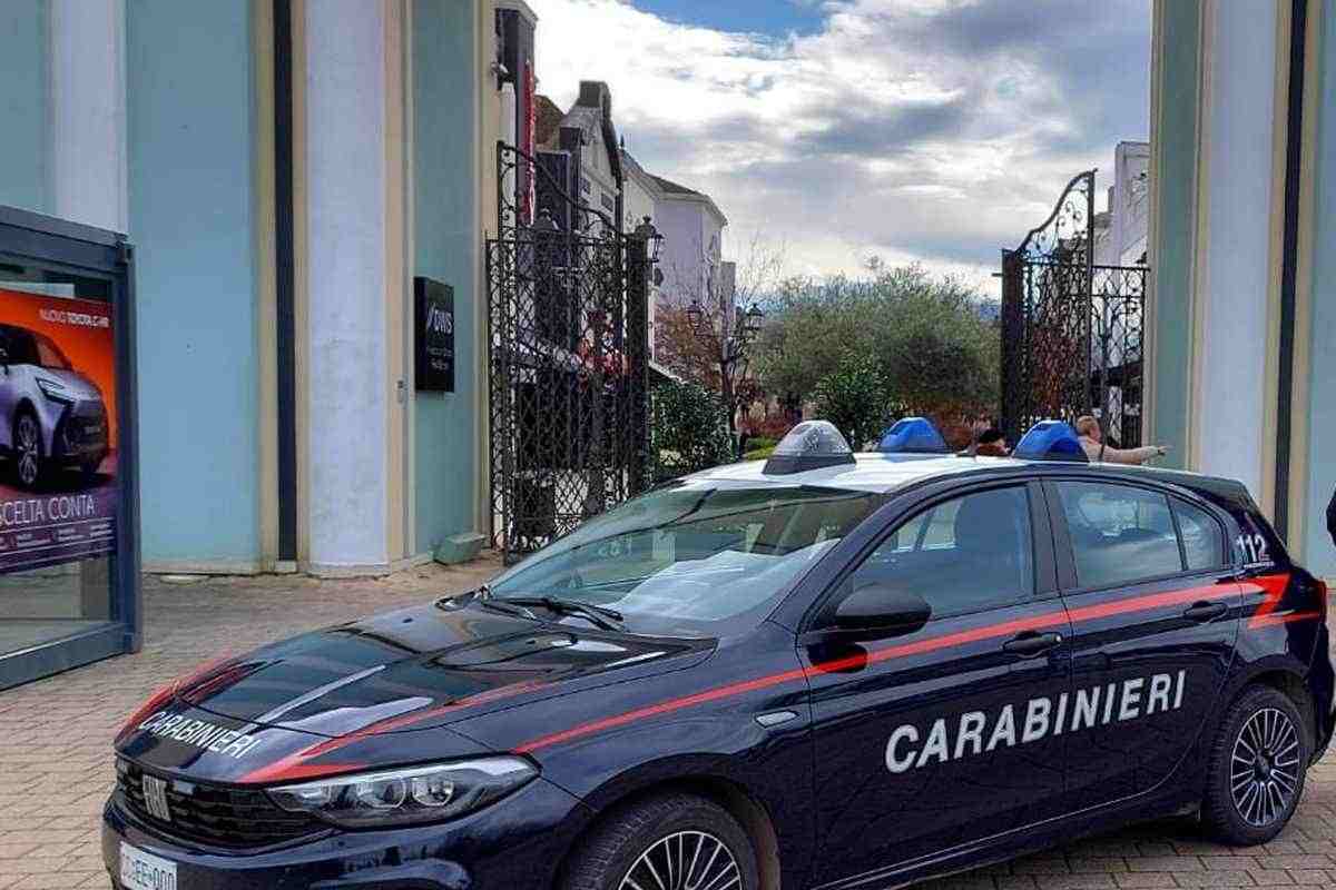Carabinieri, Outlet Valmontone